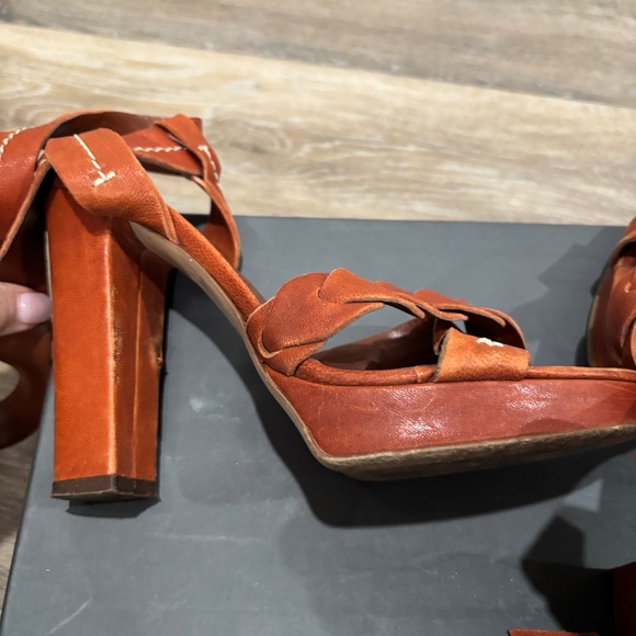 7 FOR ALL MANKIND NAOMI LEATHER PLATFORM SANDLE - Picture 10 of 15